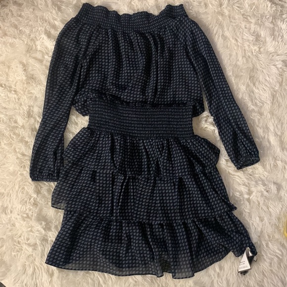 Micheal Kors off the shoulder ruffled dress. - Picture 2 of 6